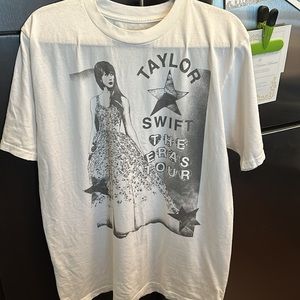 Taylor Swift Eras Tour T-Shirt - size medium!